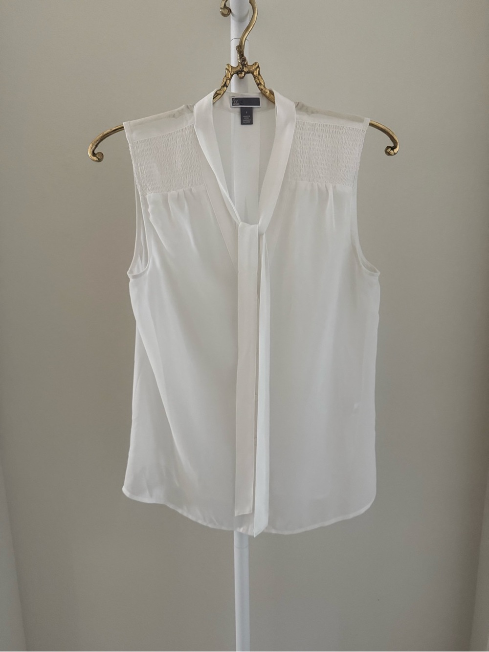 Chelsea28 White Sleeveless Tie-Neck Camisole